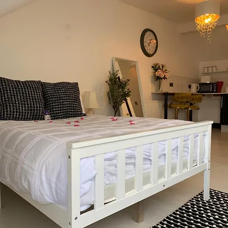 Sam'z Boutique Bed & Breakfast Sheffield